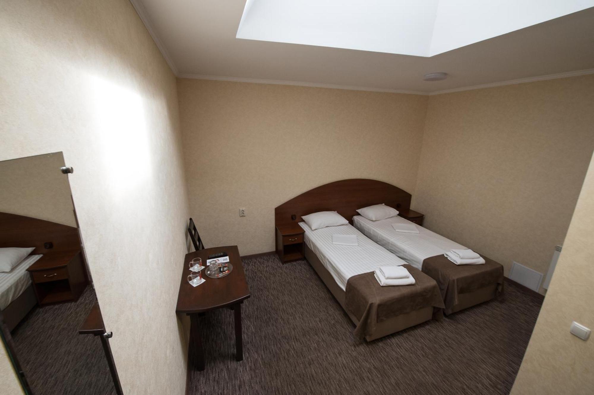 Hotel Lama 2 Kiev Ngoại thất bức ảnh